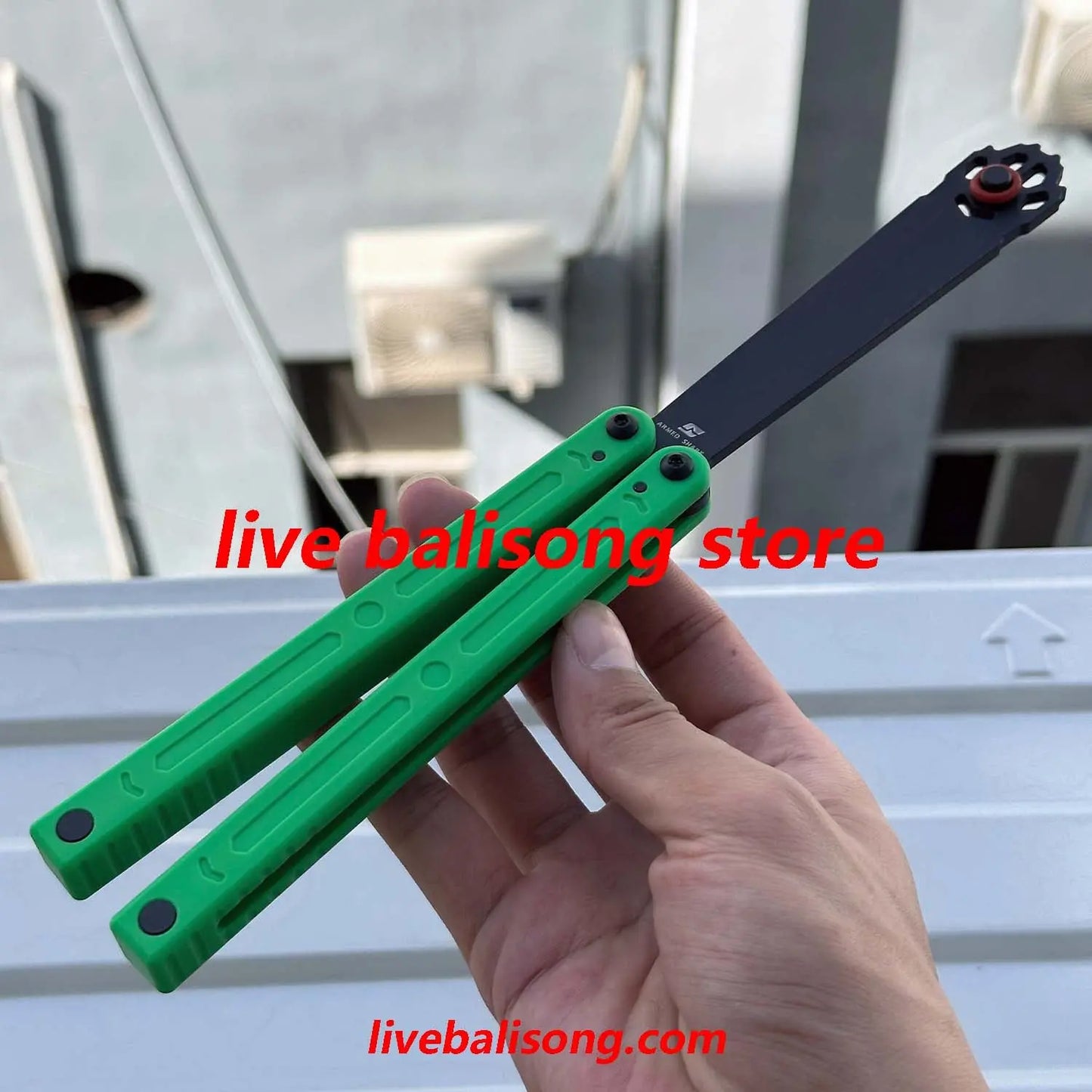 ARMED SHARK Squiddy-WH Balisong Trainer Clone livebalisong