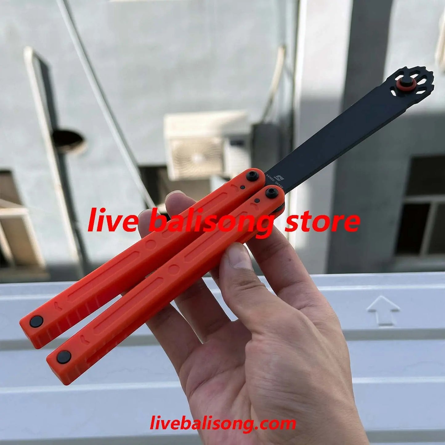 ARMED SHARK Squiddy-WH Balisong Trainer Clone livebalisong
